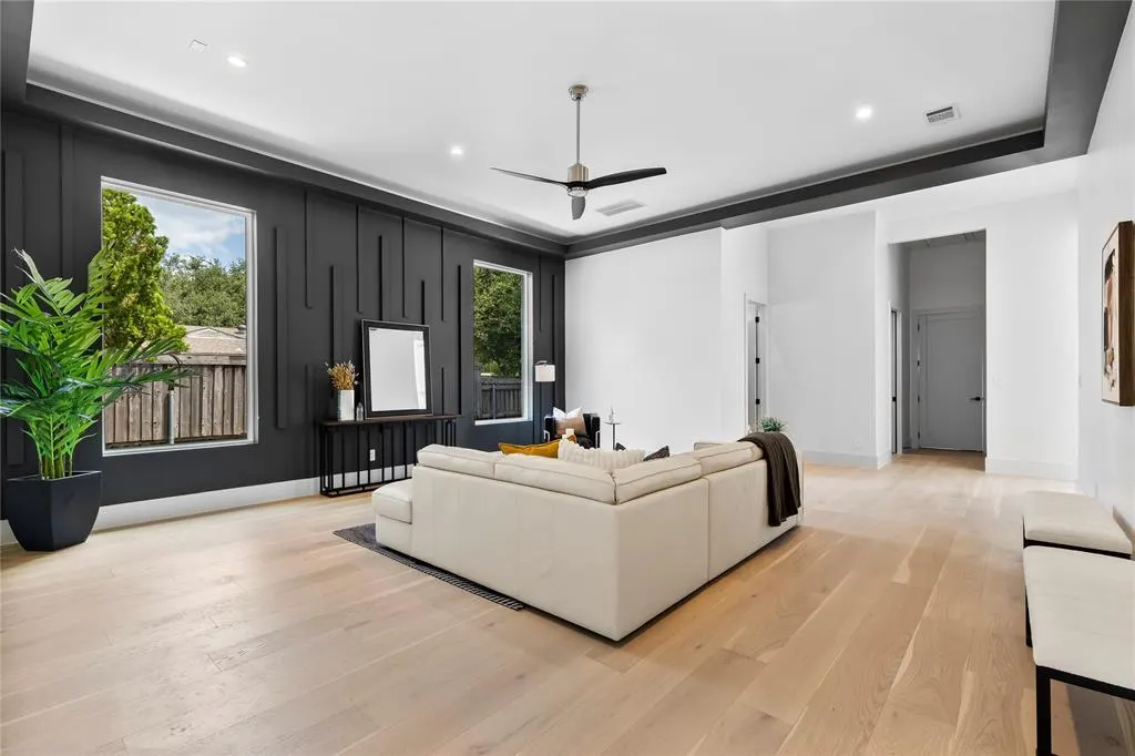 11232 Hillcrest Road