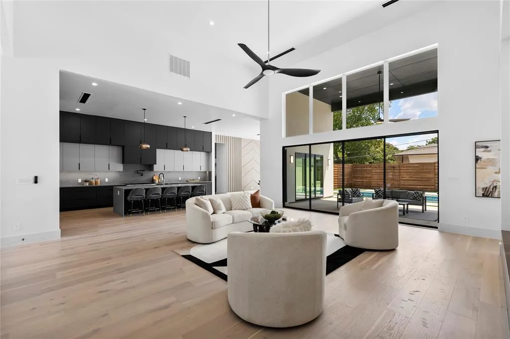 11232 Hillcrest Road