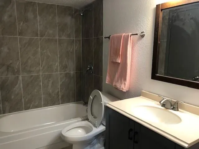 919 S Weatherred Drive, #206