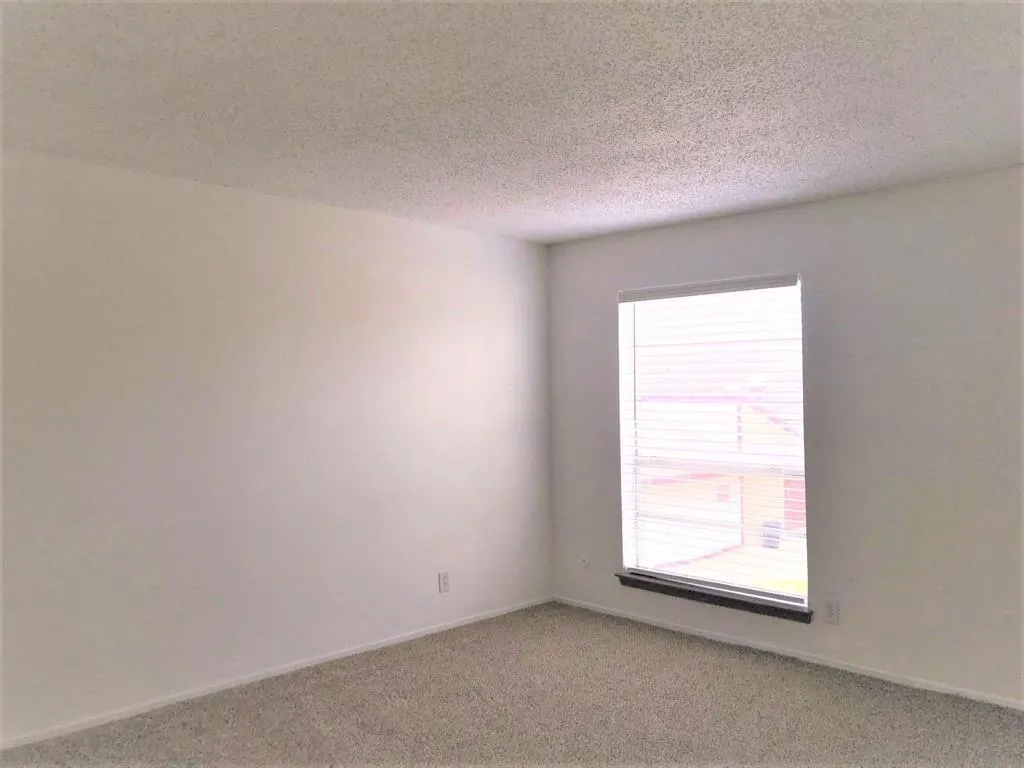 919 S Weatherred Drive, #206