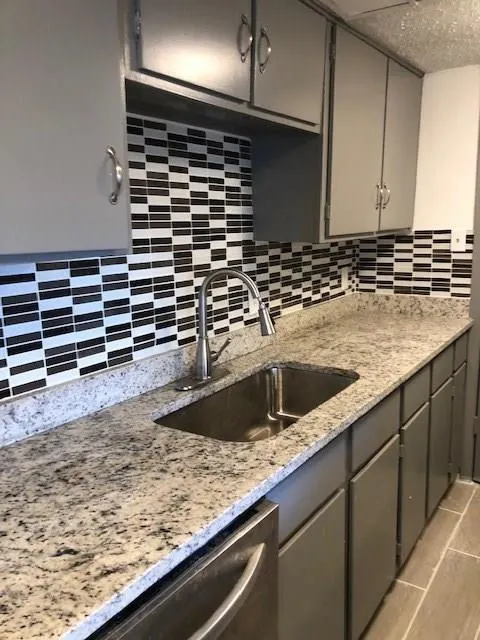 919 S Weatherred Drive, #206