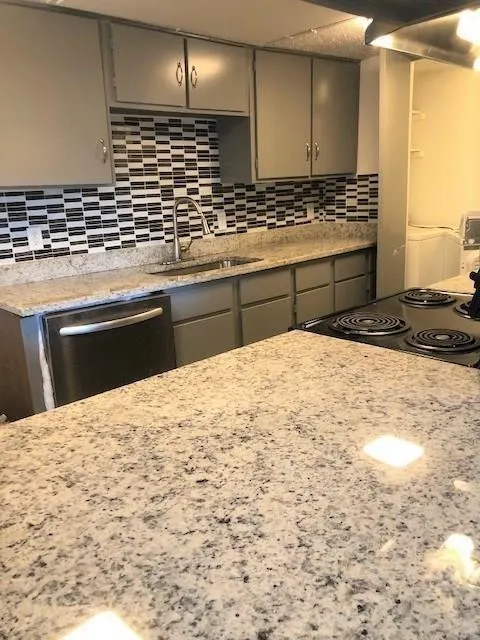 919 S Weatherred Drive, #206