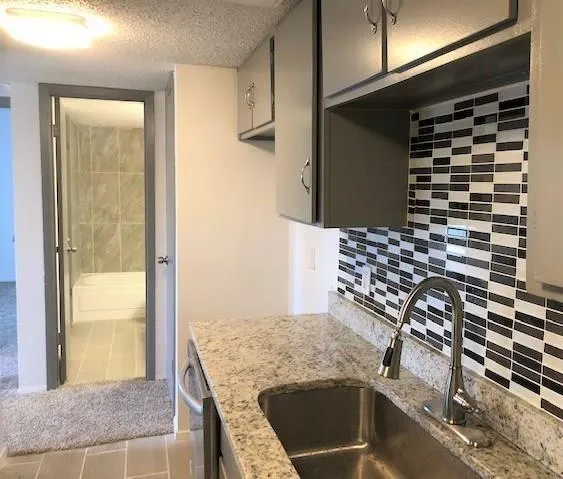 919 S Weatherred Drive, #206