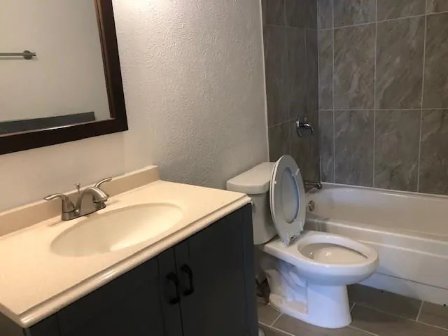 919 S Weatherred Drive, #206