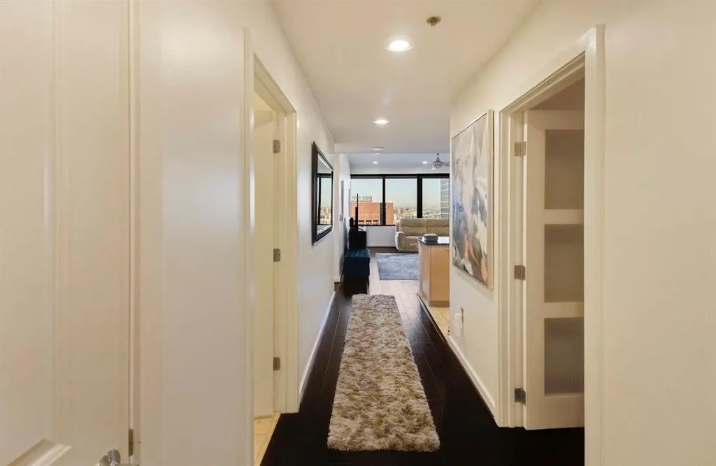 1200 Main Street, #1404