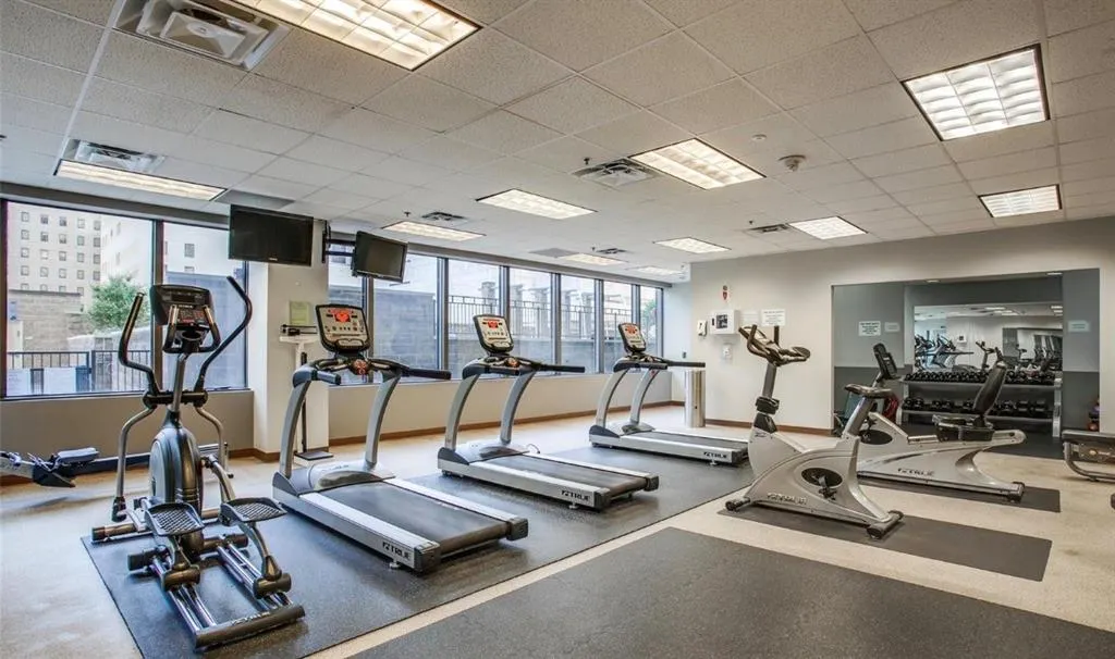 1200 Main Street, #1404