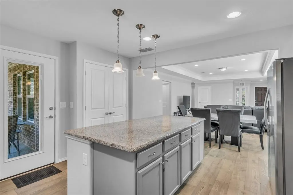 8845 Twin Pines Lane