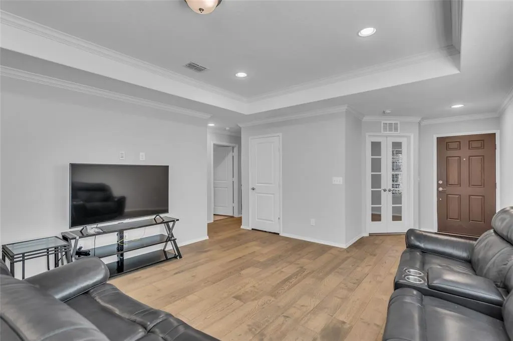 8845 Twin Pines Lane