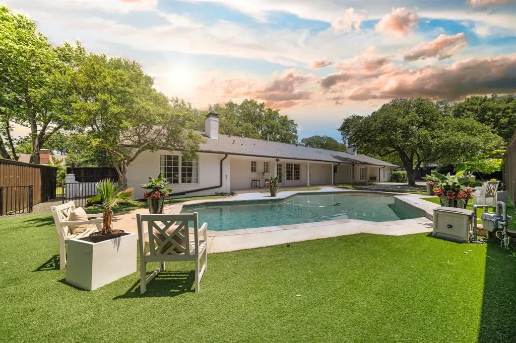 4336 Irvin Simmons Drive