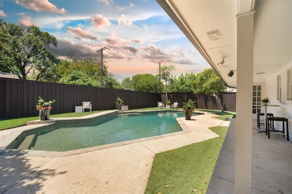 4336 Irvin Simmons Drive