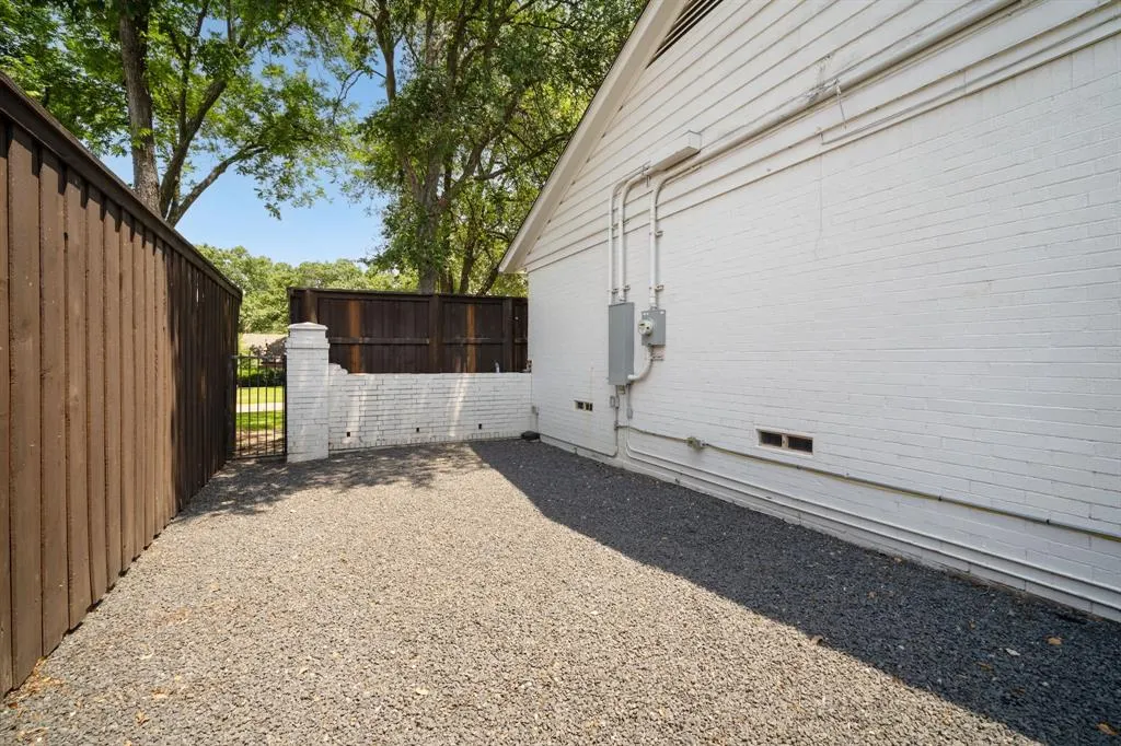 4336 Irvin Simmons Drive