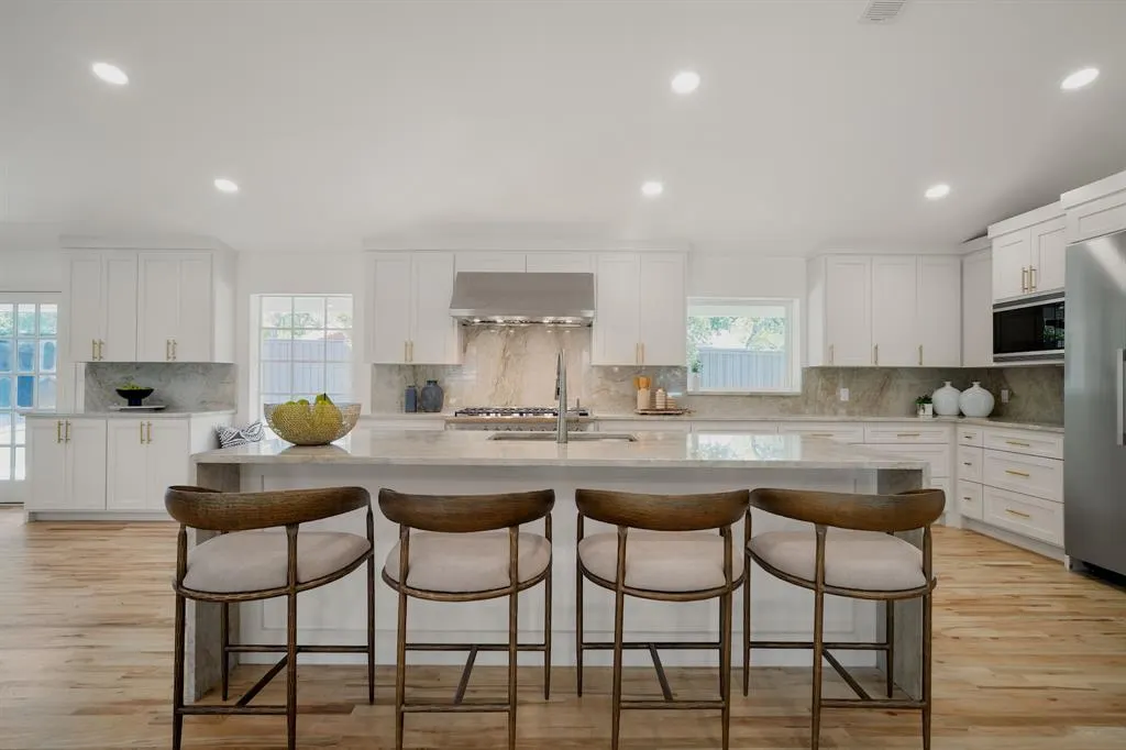 4336 Irvin Simmons Drive