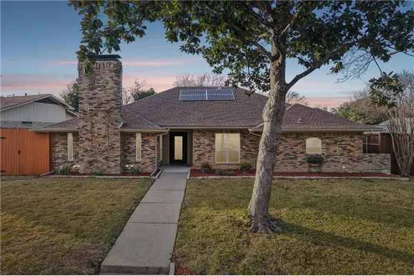 1905 Country Club Drive