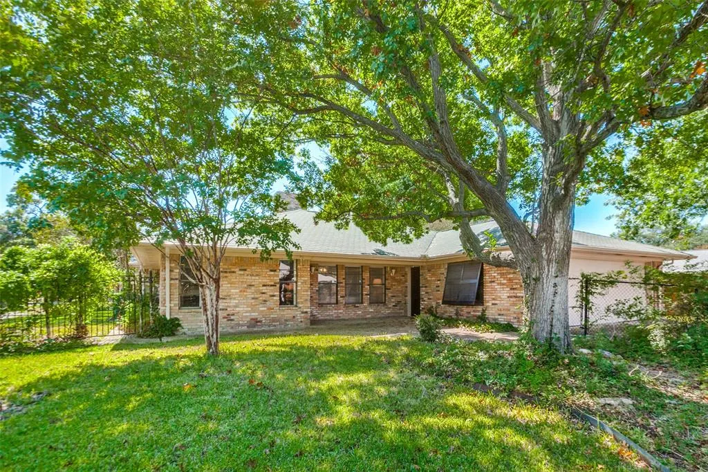 915 Grinnell Drive