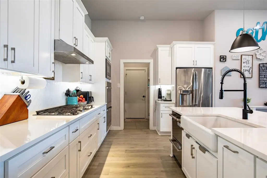3009 Three Oaks Trail