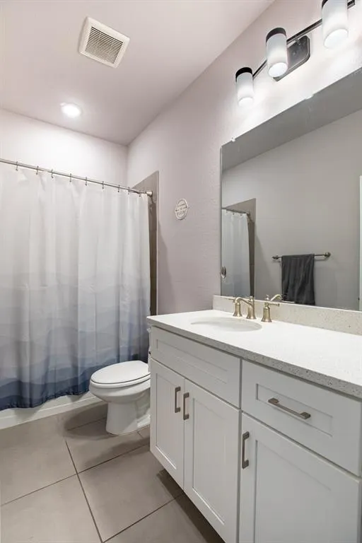 3009 Three Oaks Trail