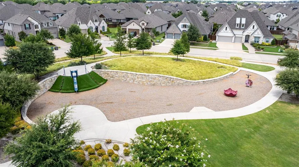 3009 Three Oaks Trail