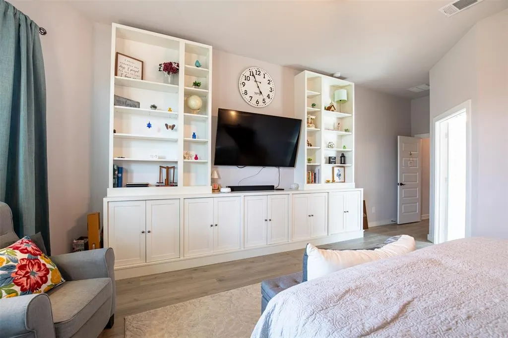 3009 Three Oaks Trail