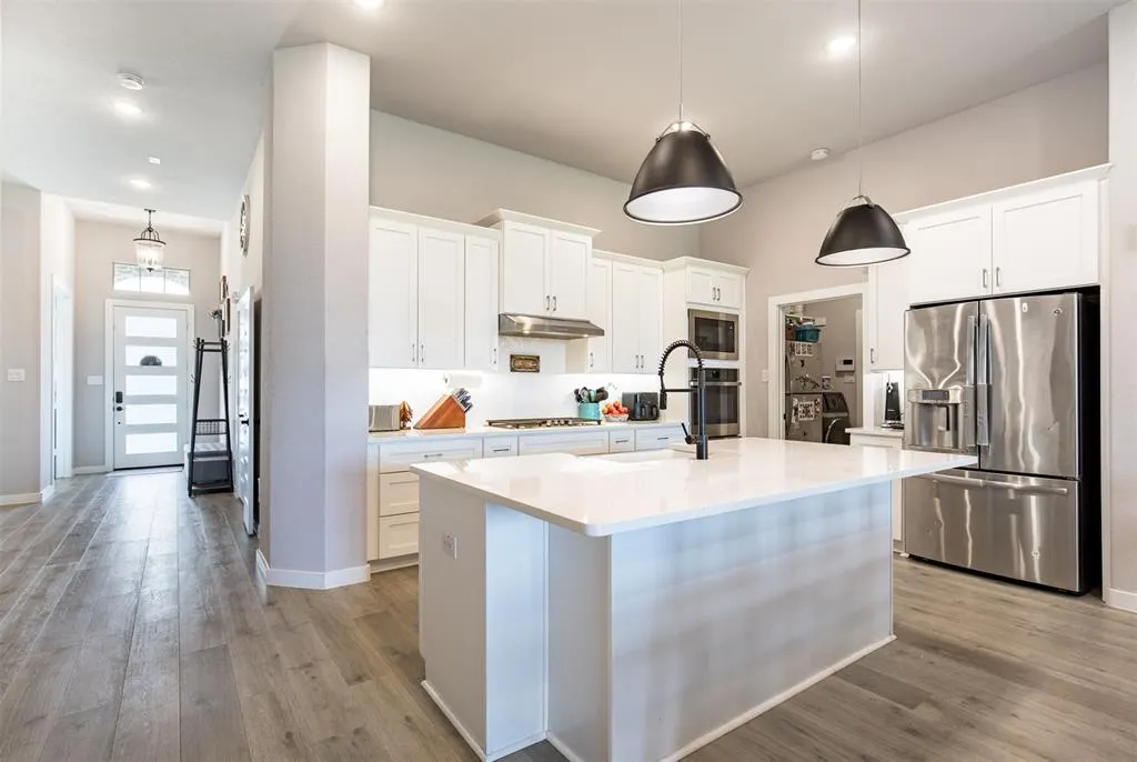 3009 Three Oaks Trail