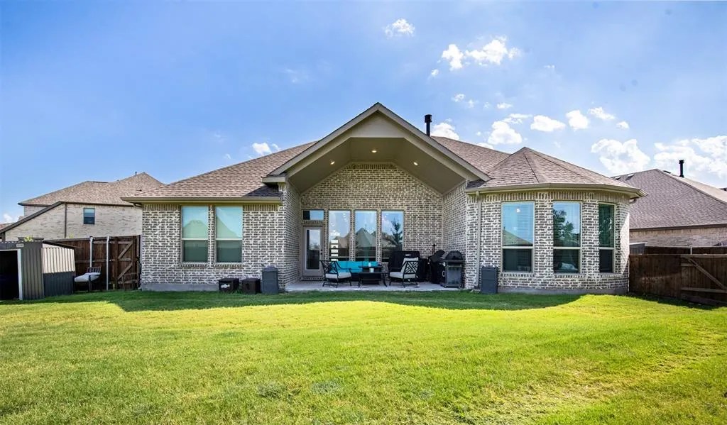 3009 Three Oaks Trail
