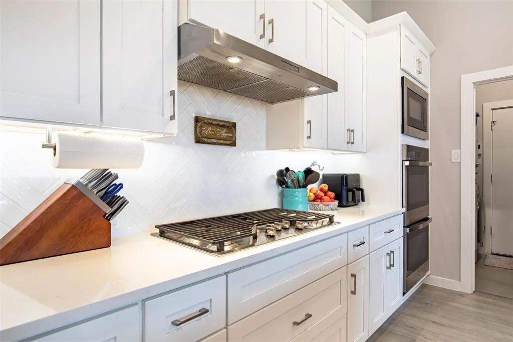 3009 Three Oaks Trail