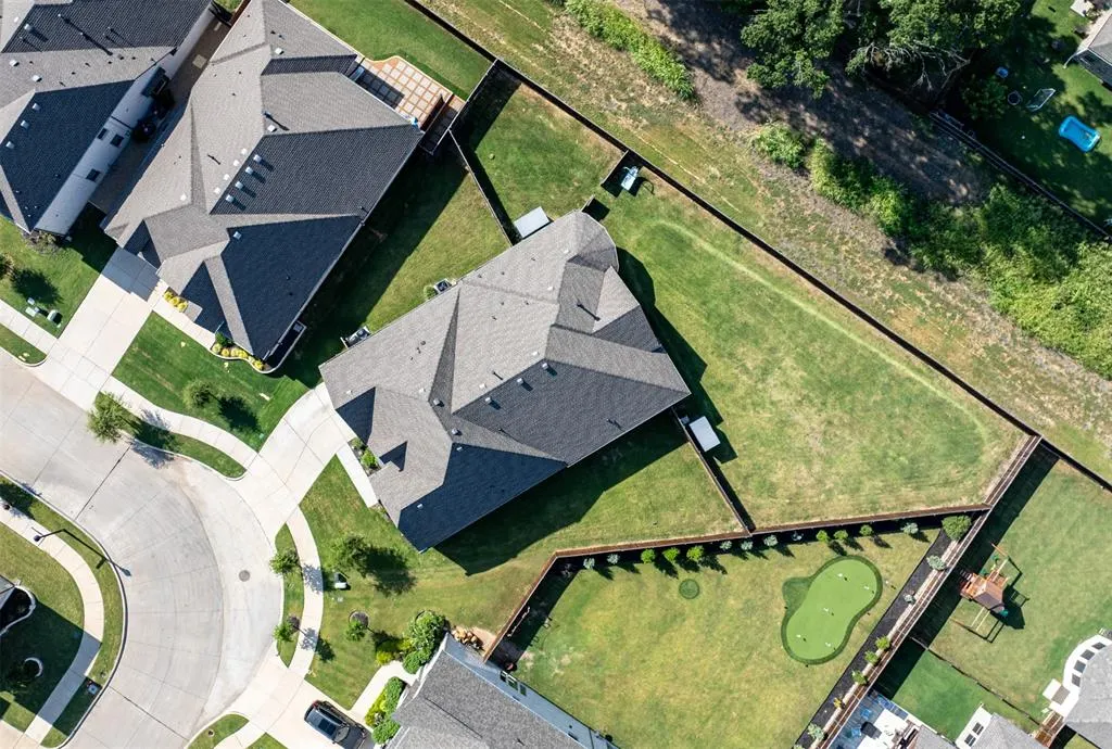 3009 Three Oaks Trail