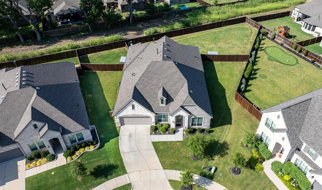 3009 Three Oaks Trail
