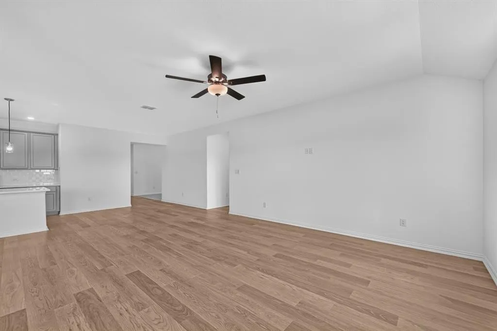 2633 Glacier Road
