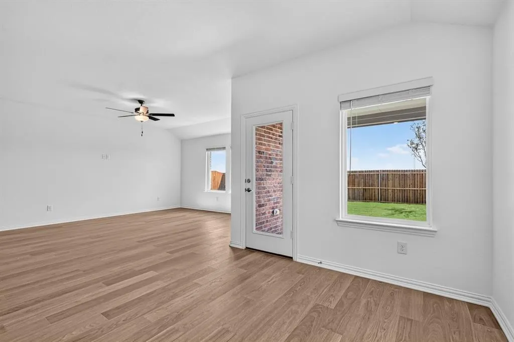 2633 Glacier Road