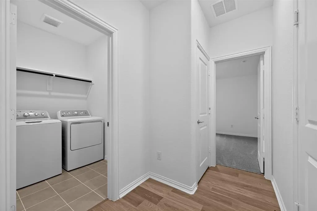 2633 Glacier Road
