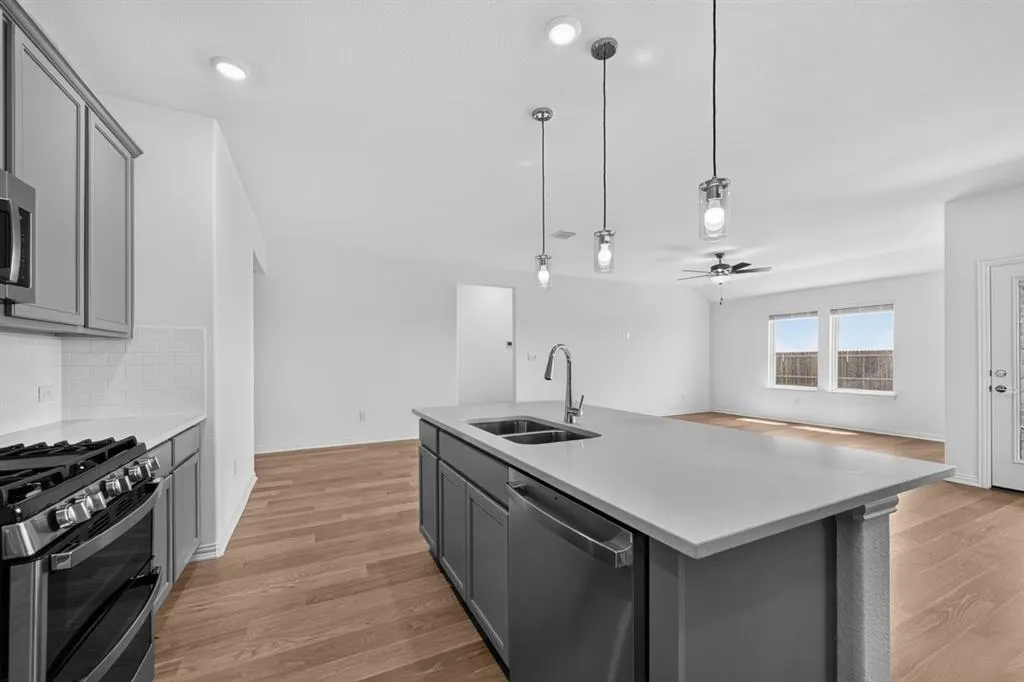 2633 Glacier Road