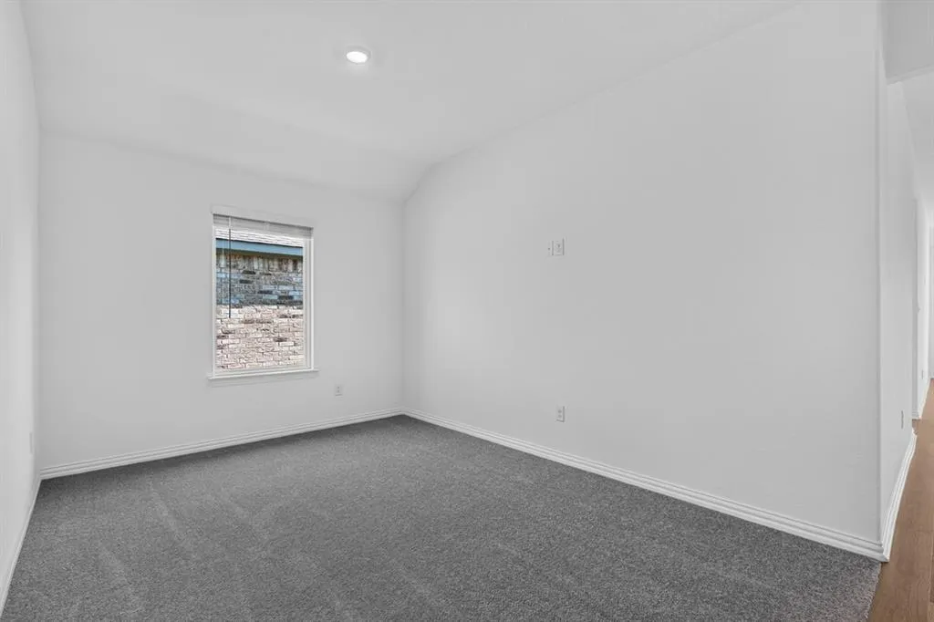2633 Glacier Road