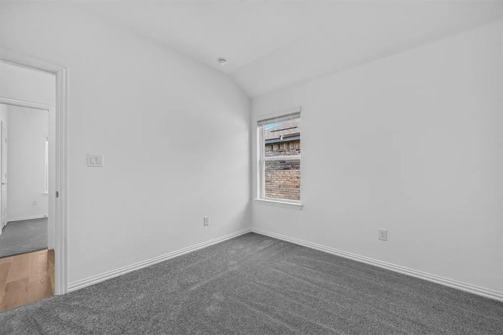 2633 Glacier Road