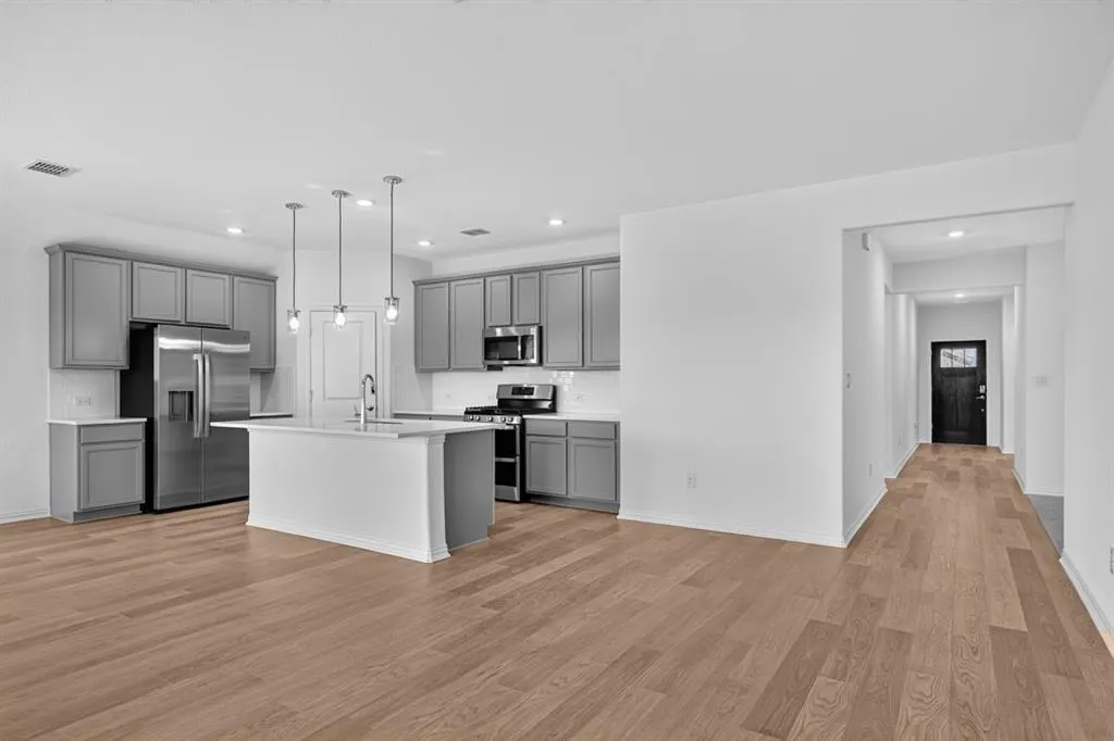 2633 Glacier Road