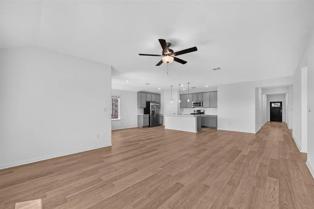 2633 Glacier Road