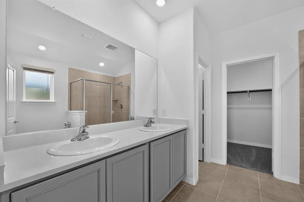 2633 Glacier Road