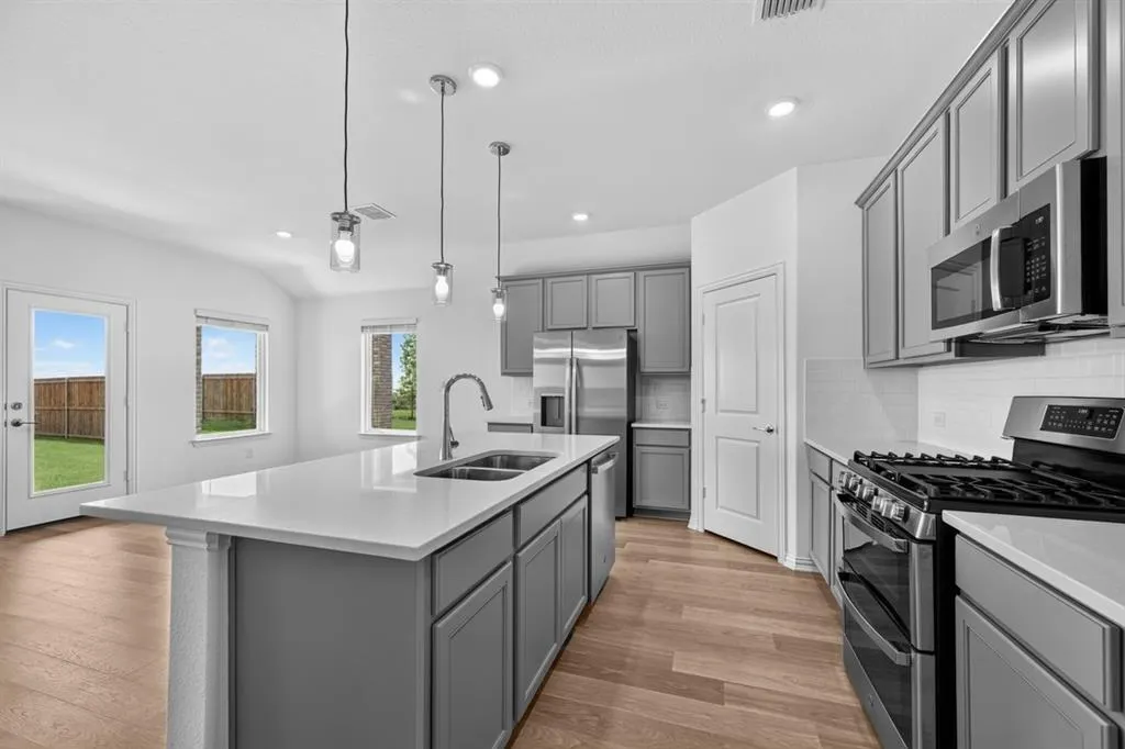 2633 Glacier Road
