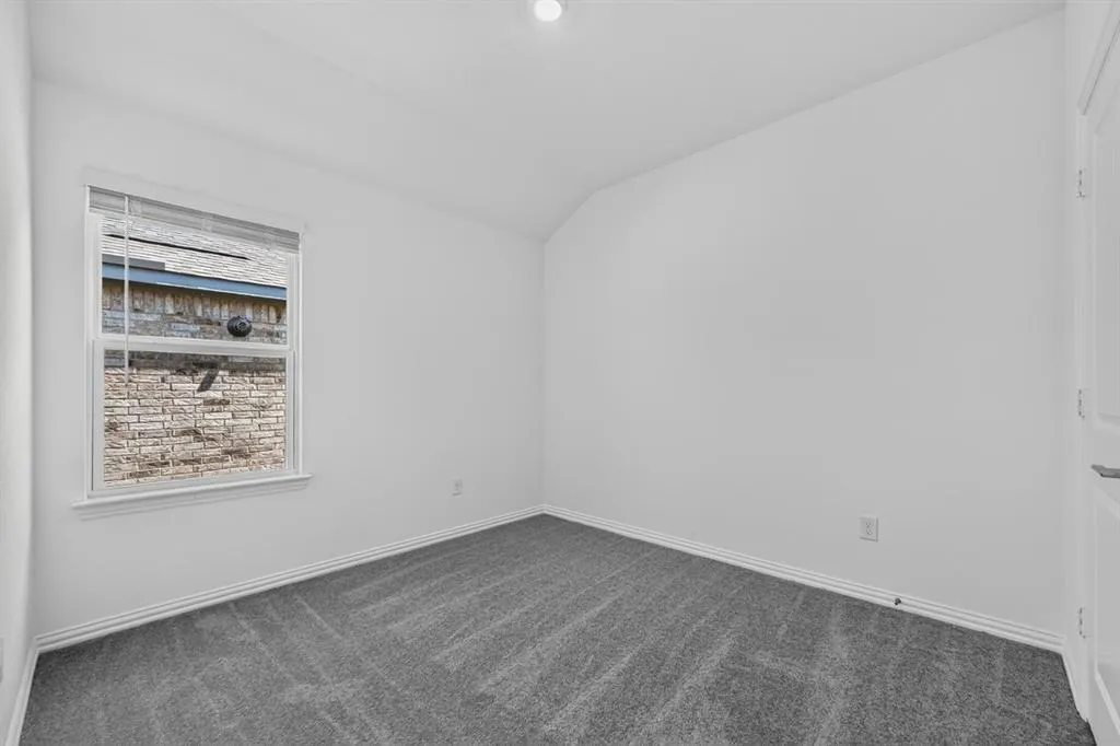 2633 Glacier Road