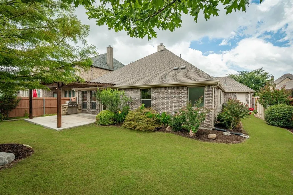 4404 Juniper Lane