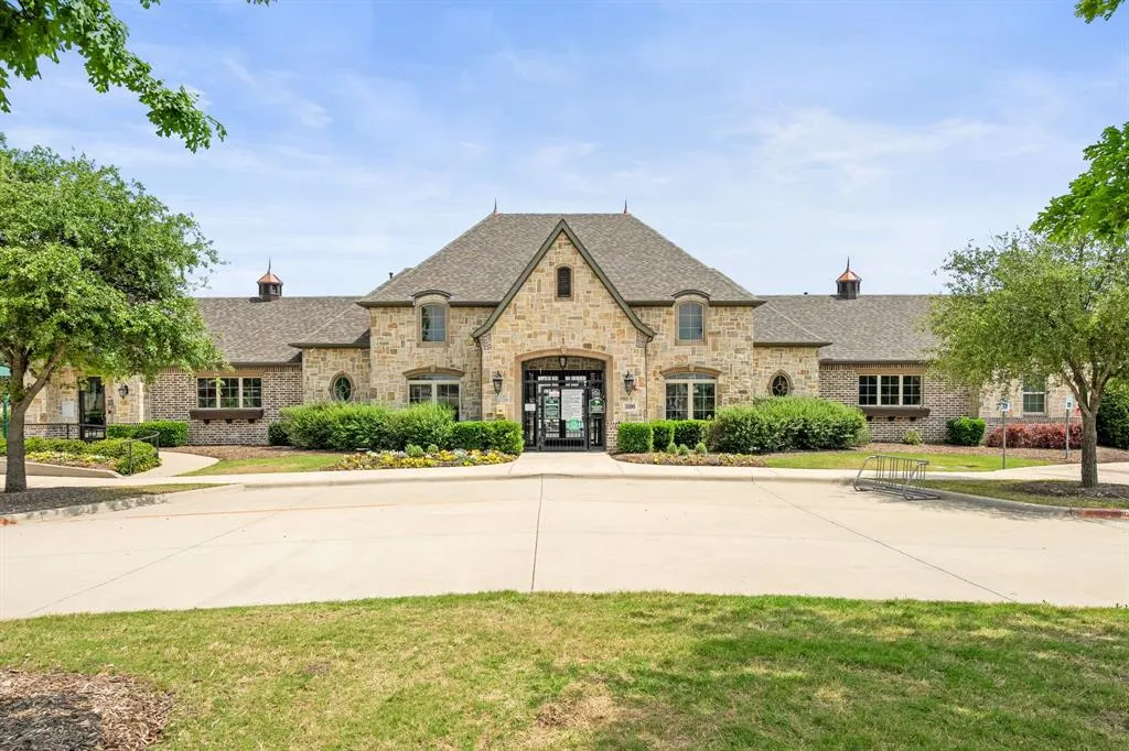 4404 Juniper Lane