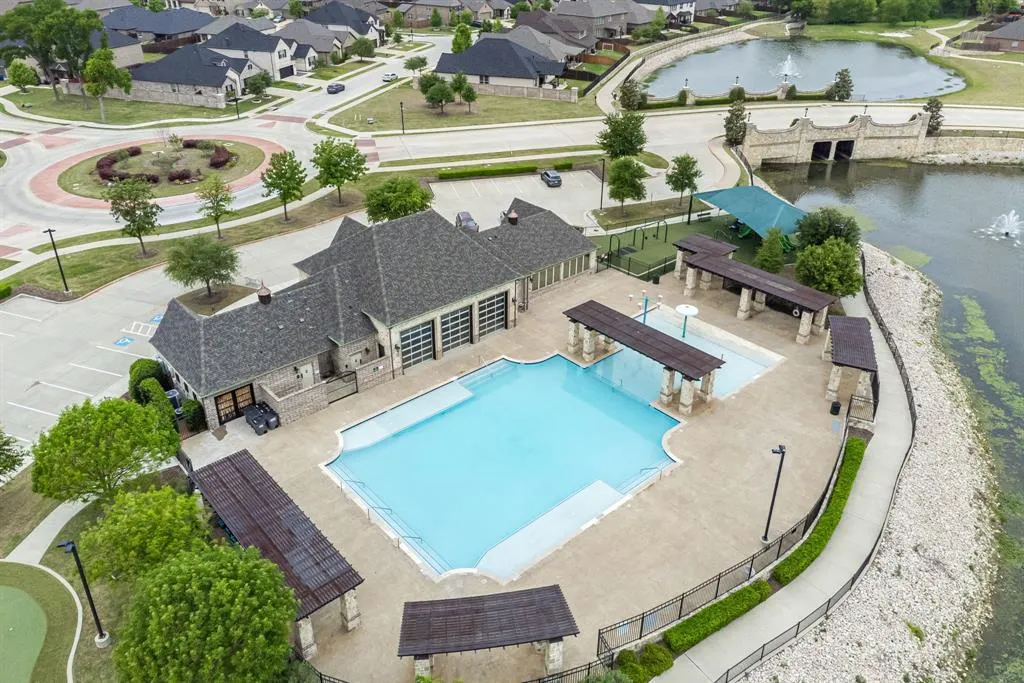 4404 Juniper Lane