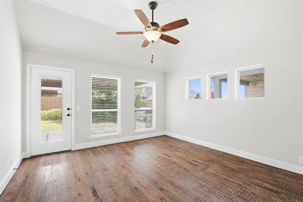 4404 Juniper Lane