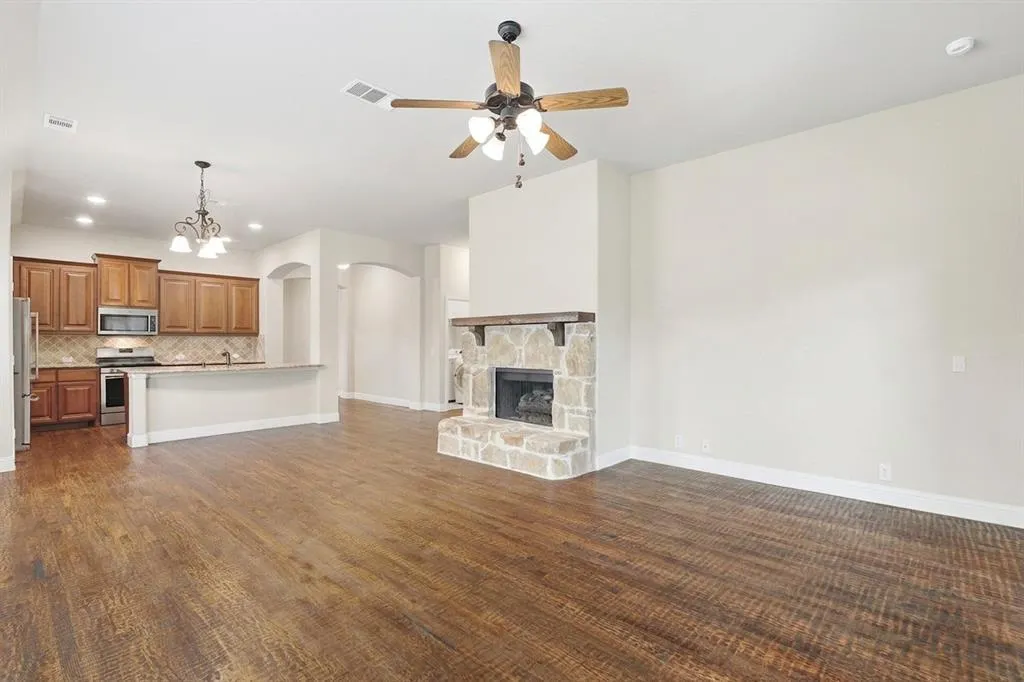 4404 Juniper Lane