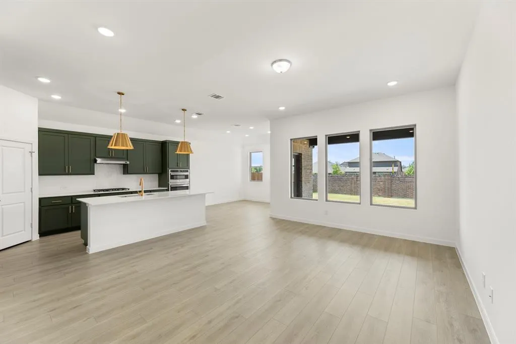 4313 Bellflower Lane