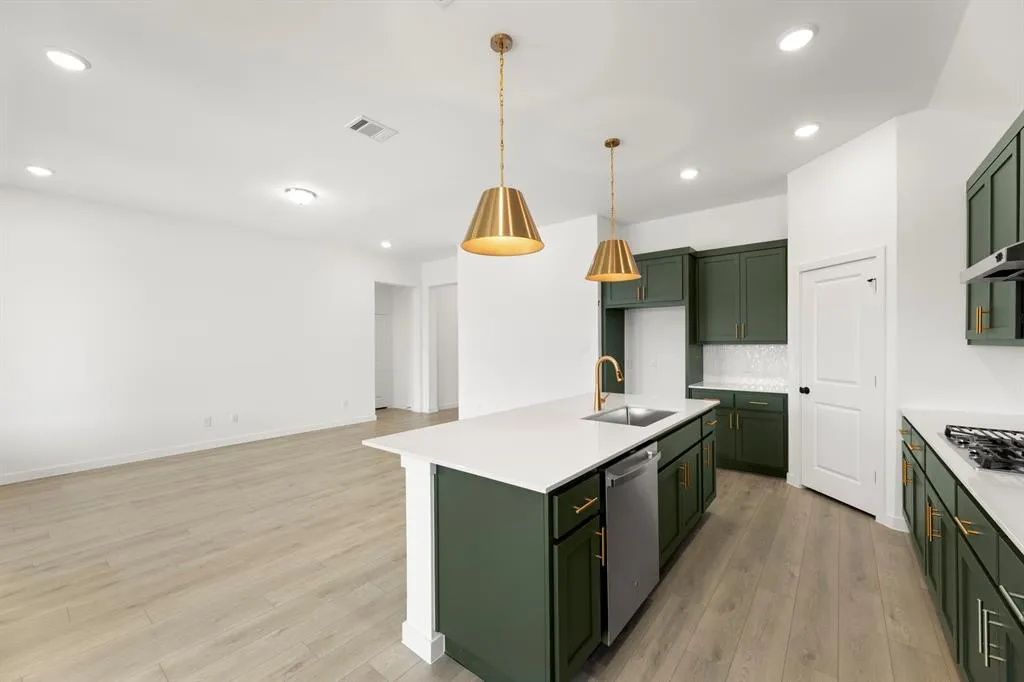4313 Bellflower Lane
