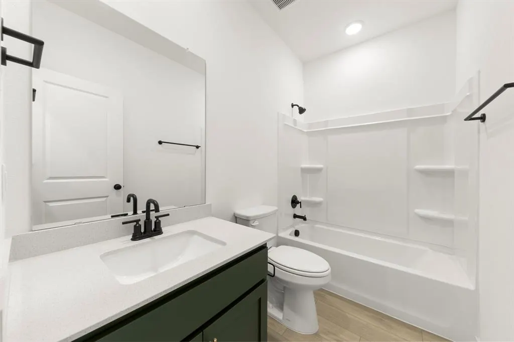 4313 Bellflower Lane