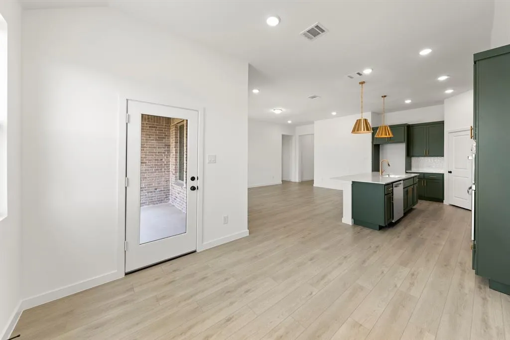 4313 Bellflower Lane