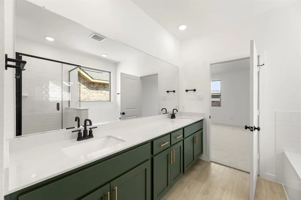 4313 Bellflower Lane
