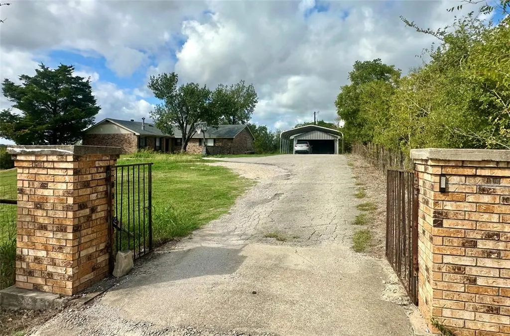 898 Ridgeview Road