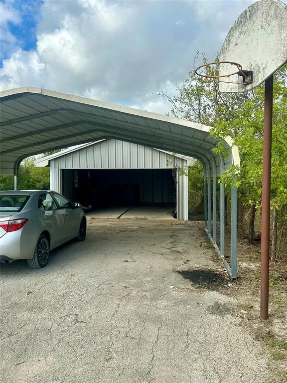 898 Ridgeview Road